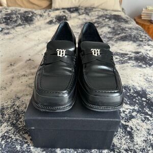 Misbhv black loafers
Size 10/43